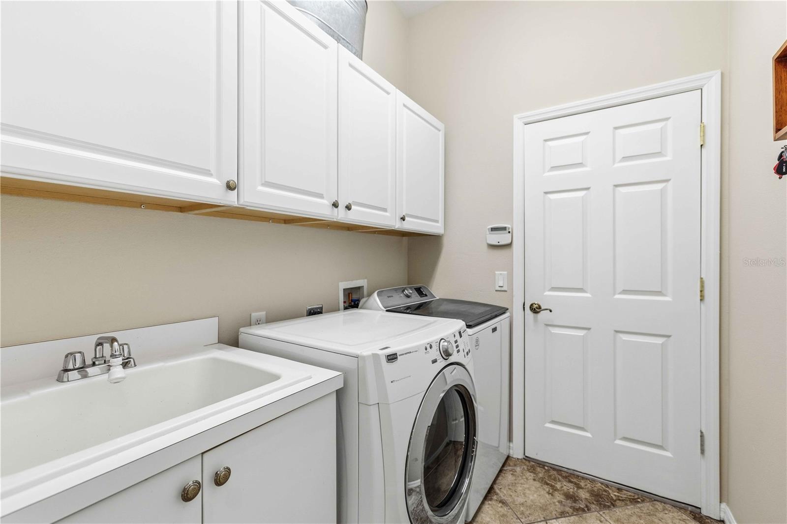 Image 24 of 54 For 7714 Ashley Circle