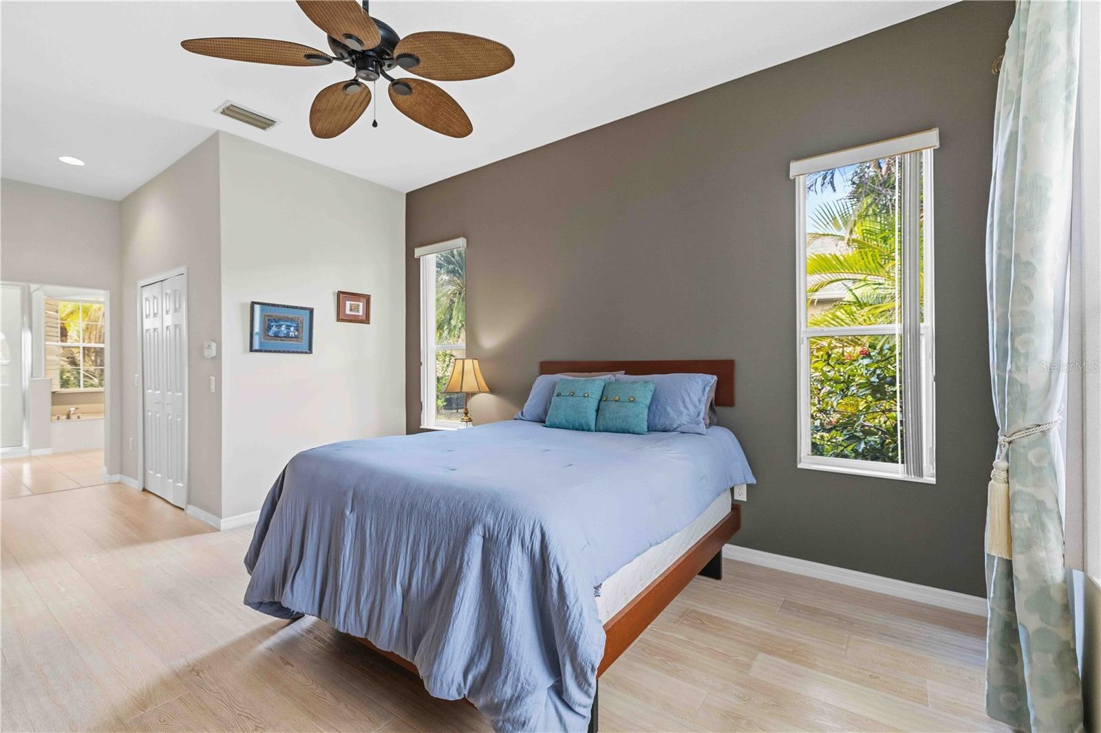 Image 26 of 54 For 7714 Ashley Circle