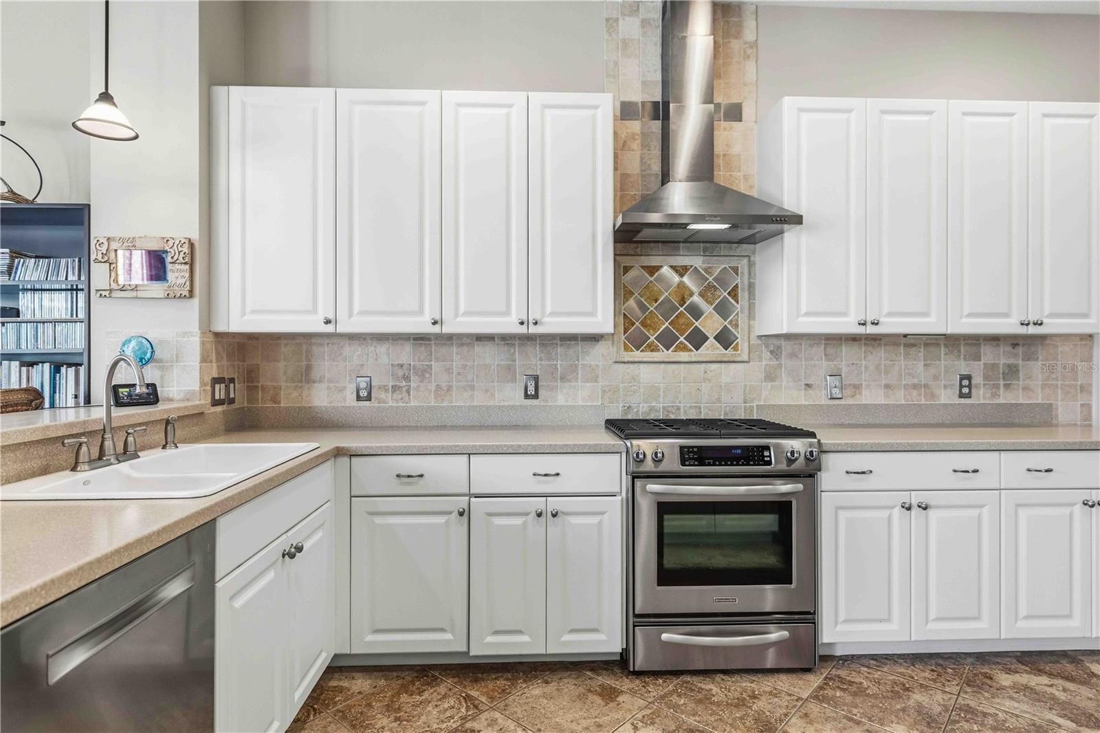 Image 7 of 54 For 7714 Ashley Circle