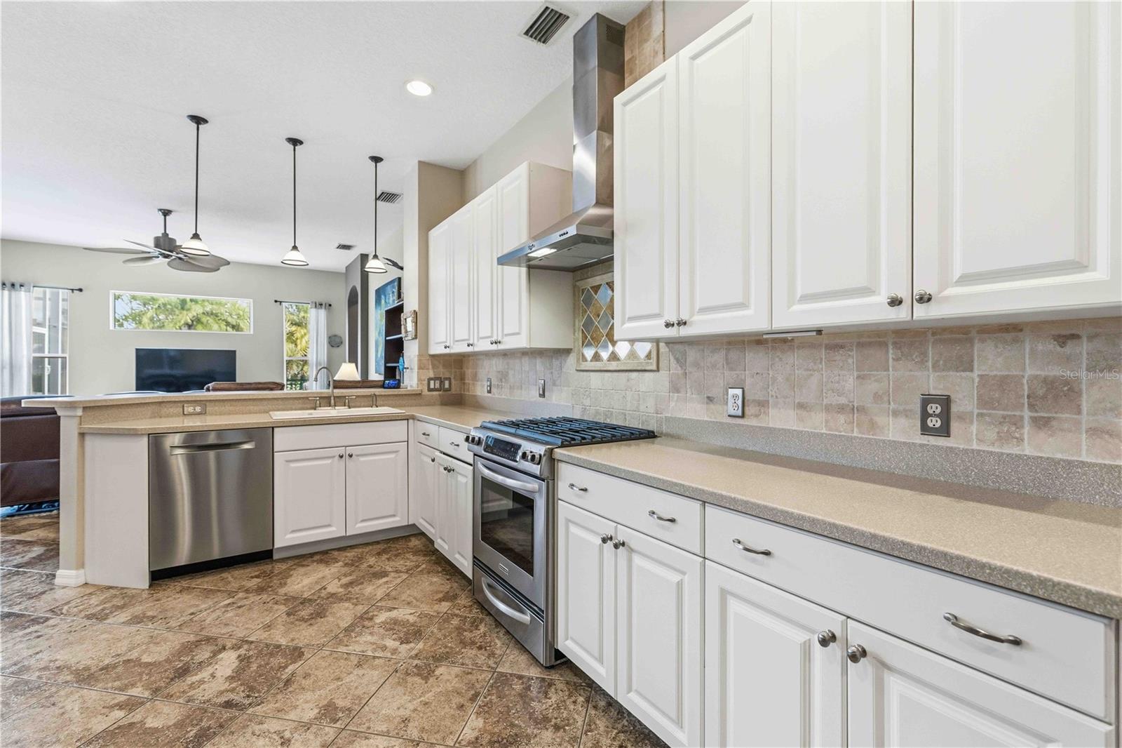 Image 9 of 54 For 7714 Ashley Circle