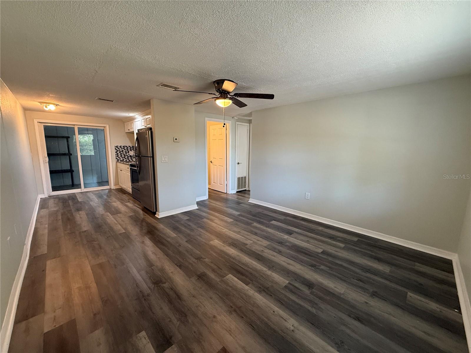 Image 2 of 15 For 350 Elmstreet Court B