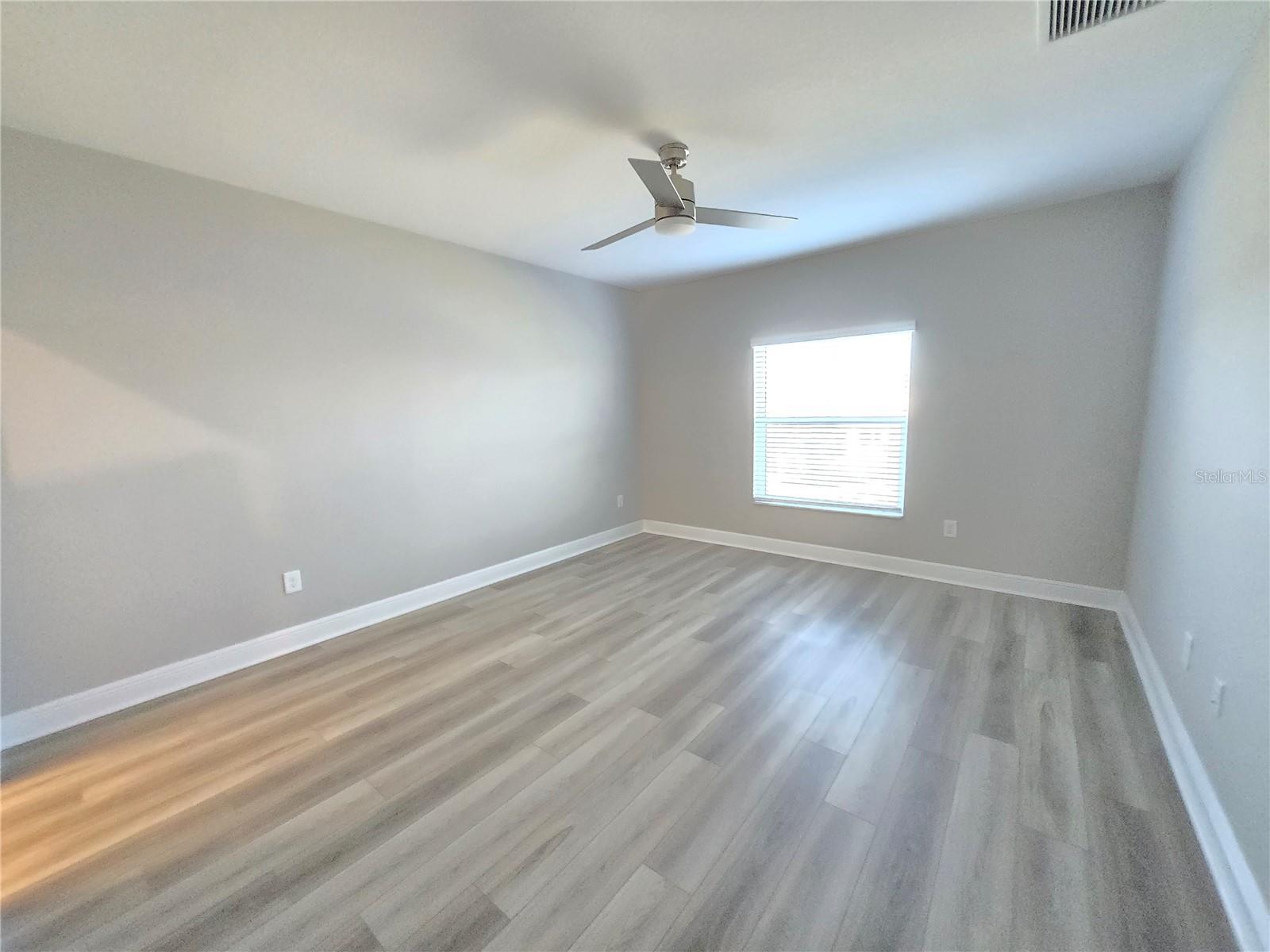 Image 16 of 37 For 5511 Patano Loop