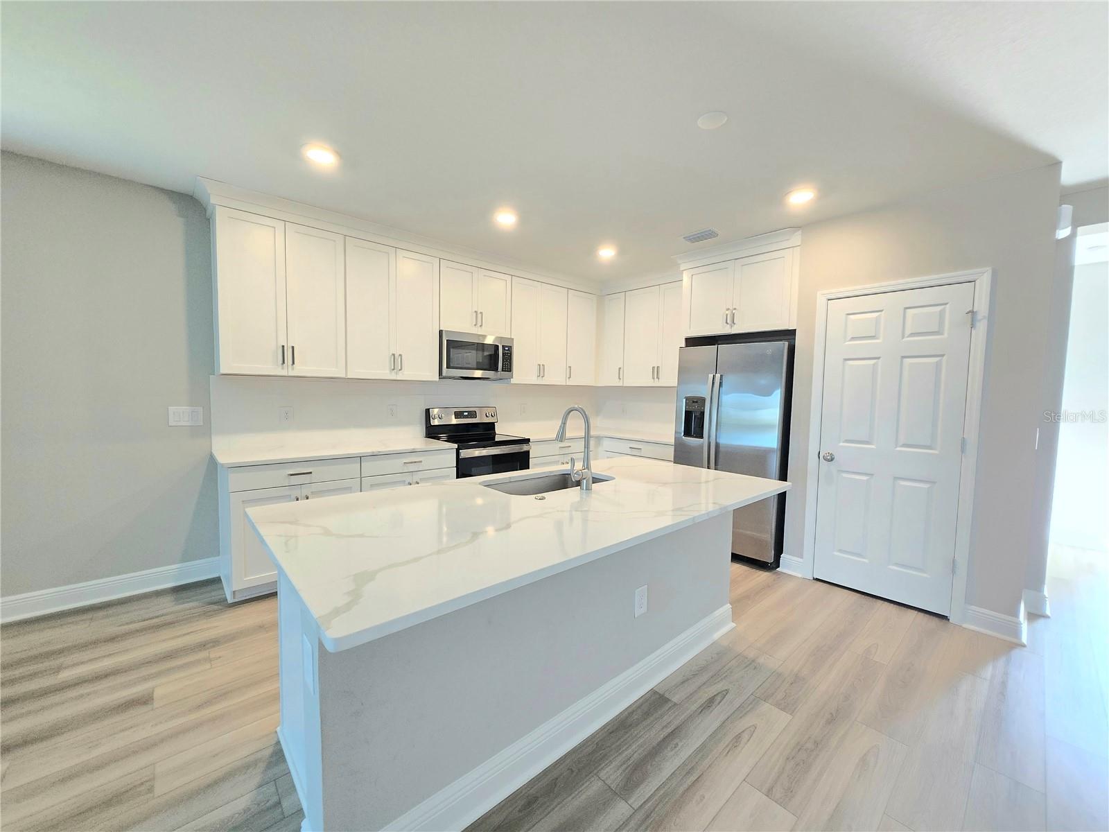 Image 5 of 37 For 5511 Patano Loop