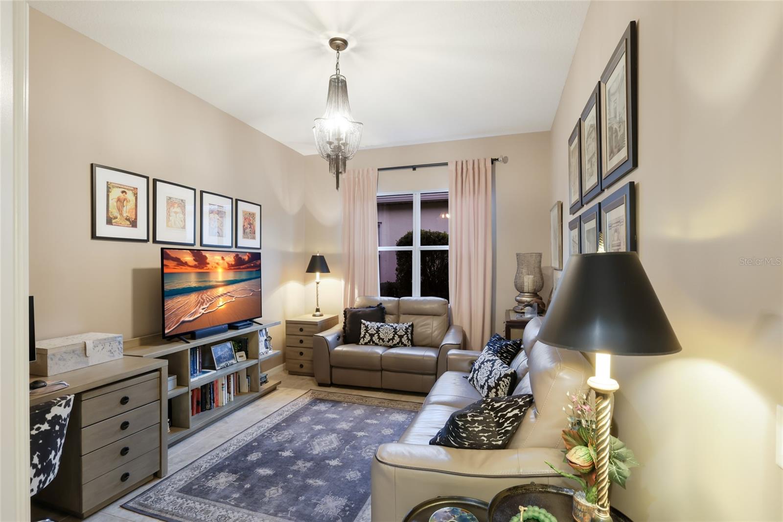 Image 18 of 63 For 11606 Griffith Park Terrace