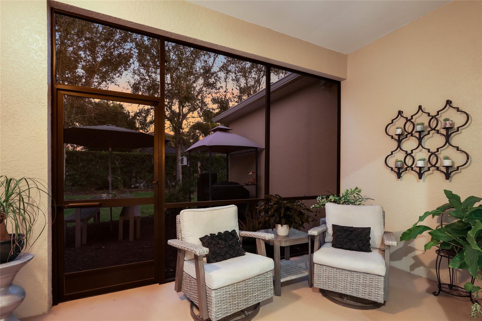 Image 42 of 63 For 11606 Griffith Park Terrace