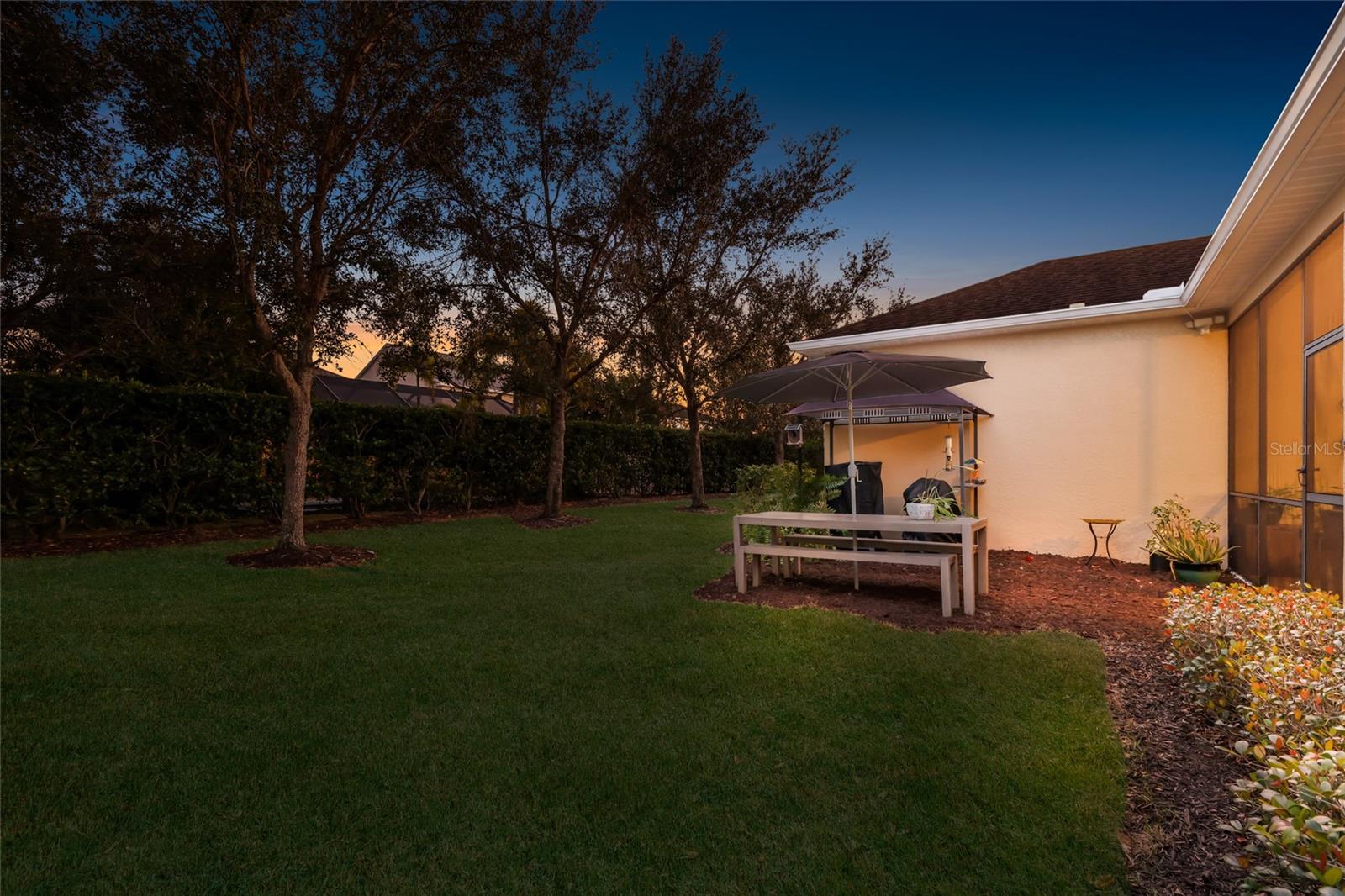 Image 43 of 63 For 11606 Griffith Park Terrace