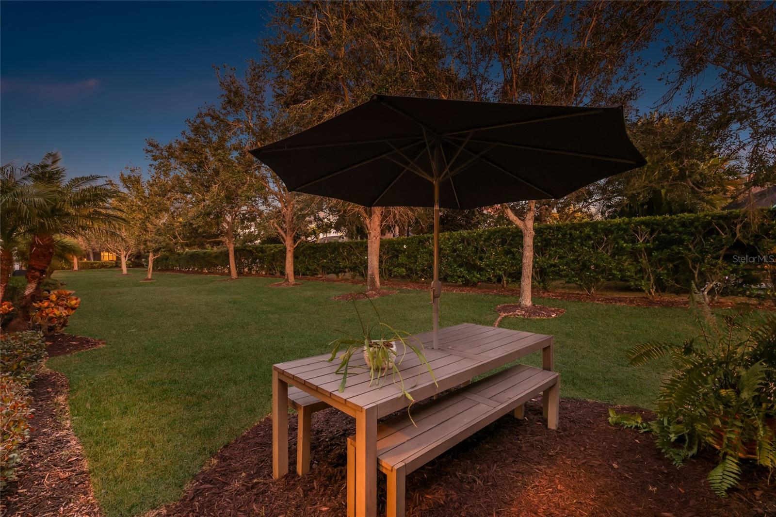 Image 45 of 63 For 11606 Griffith Park Terrace