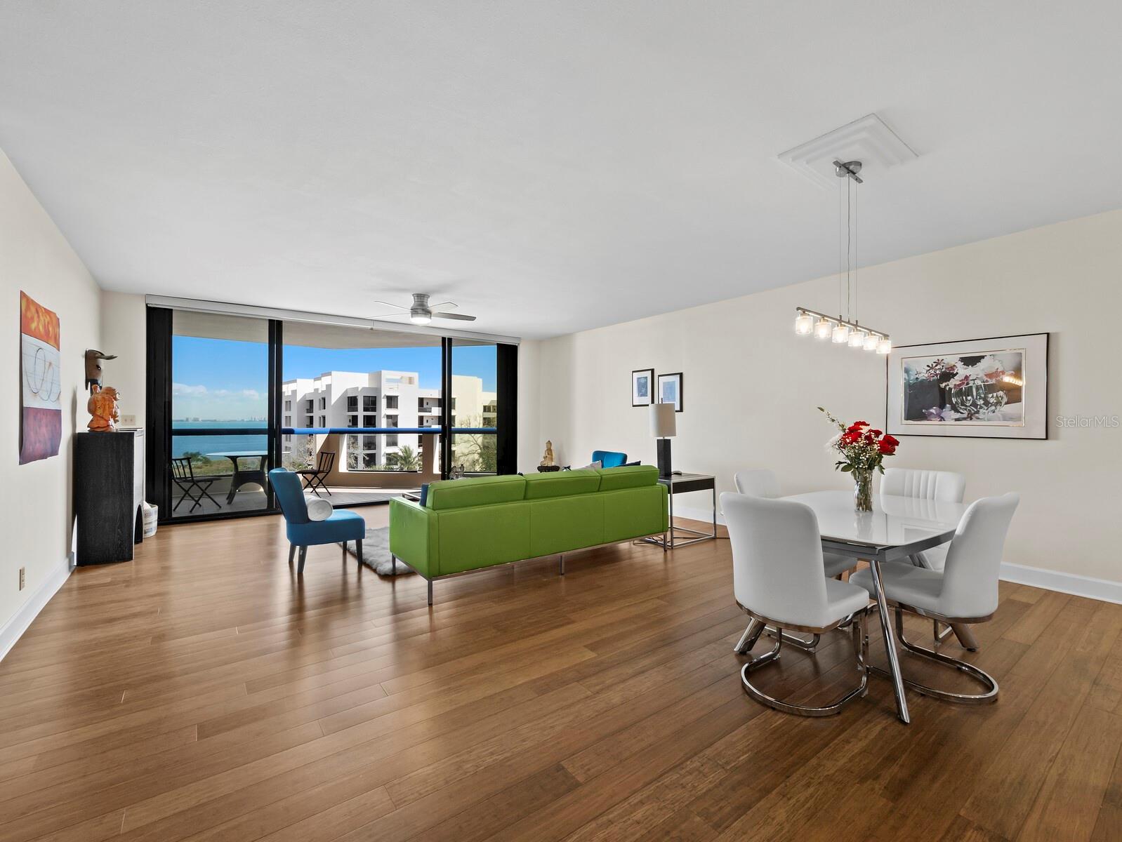 Image 10 of 55 For 2110 Harbourside Drive 547