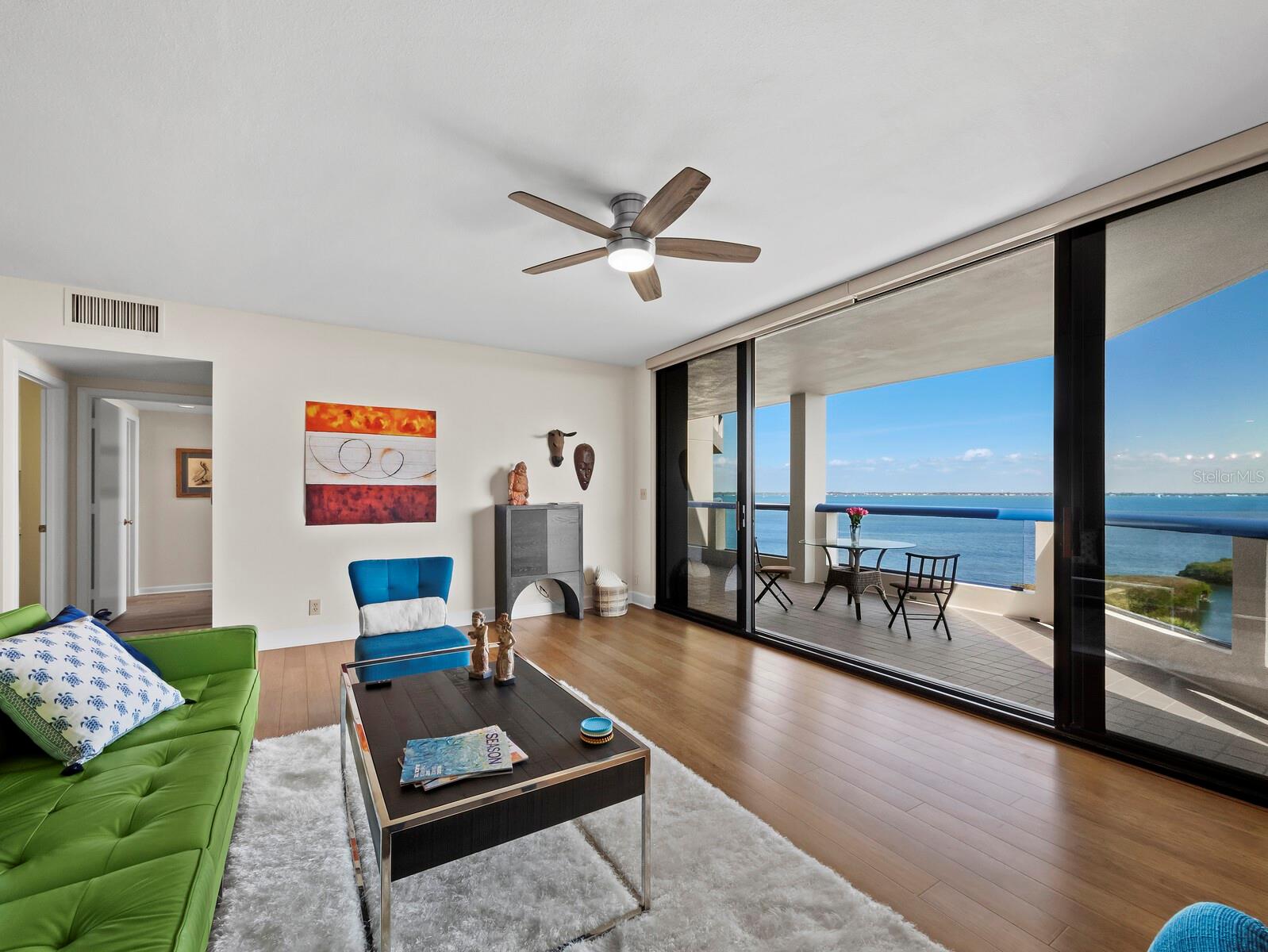 Image 14 of 55 For 2110 Harbourside Drive 547