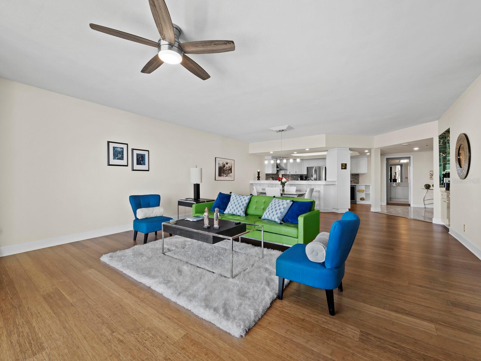 Image 19 of 55 For 2110 Harbourside Drive 547