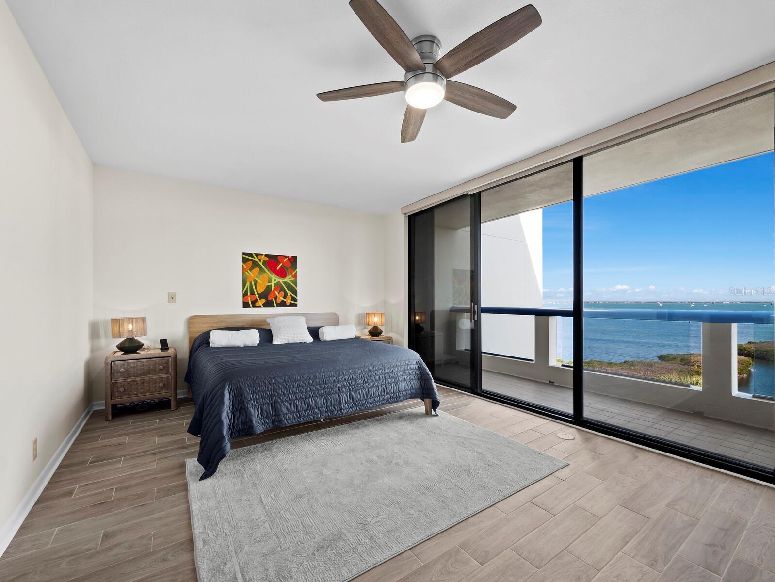 Image 20 of 55 For 2110 Harbourside Drive 547