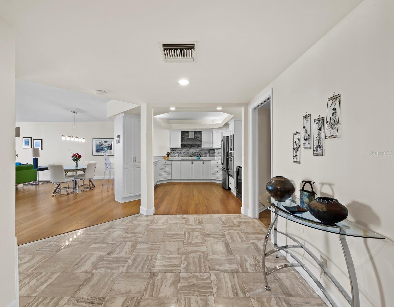 Image 6 of 55 For 2110 Harbourside Drive 547