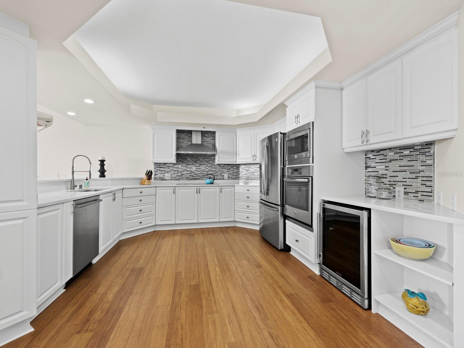 Image 7 of 55 For 2110 Harbourside Drive 547