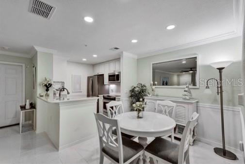 Image 6 of 16 For 8932 Manor Loop 105