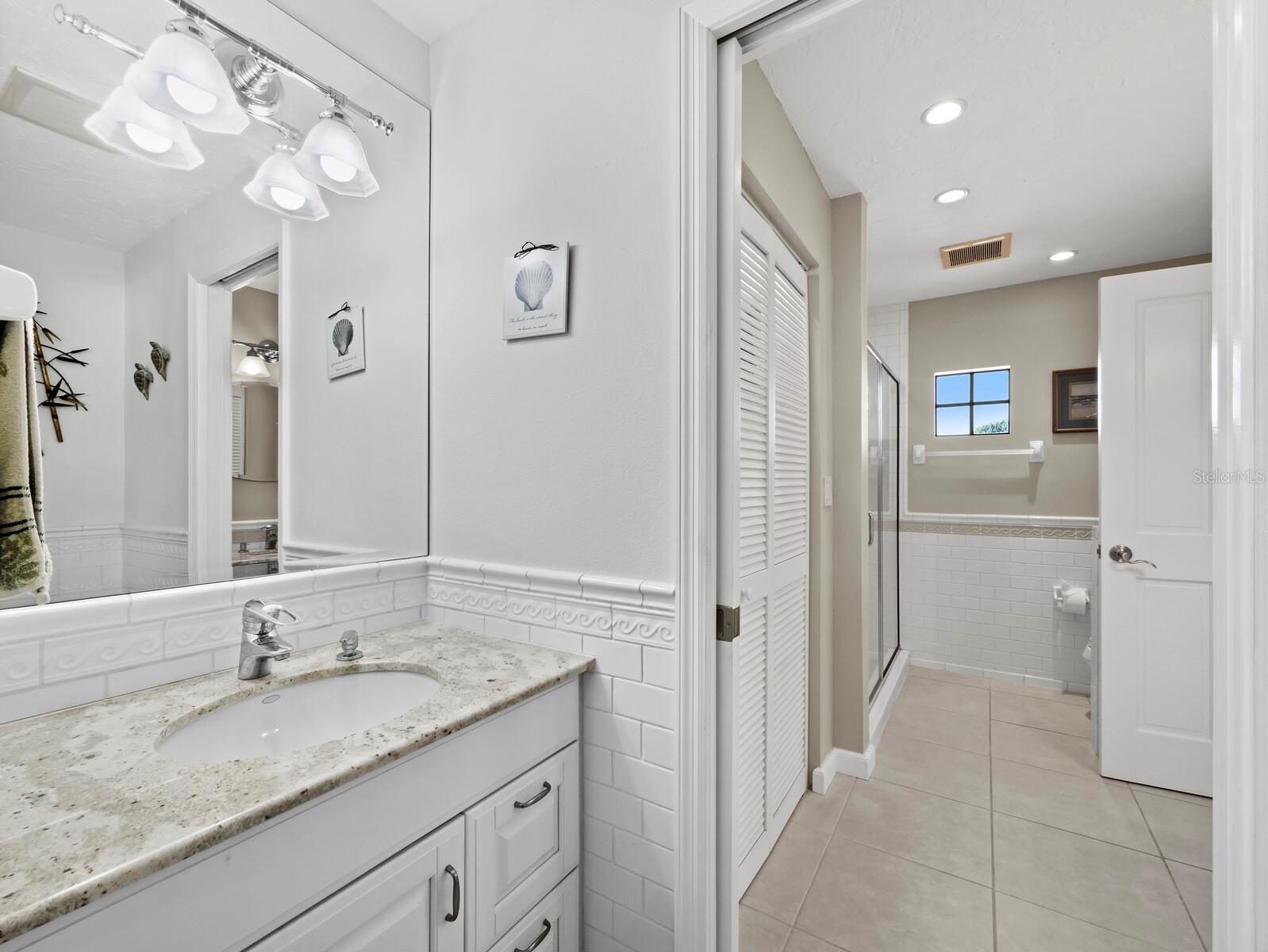 Image 23 of 46 For 5970 Emerald Harbor Drive