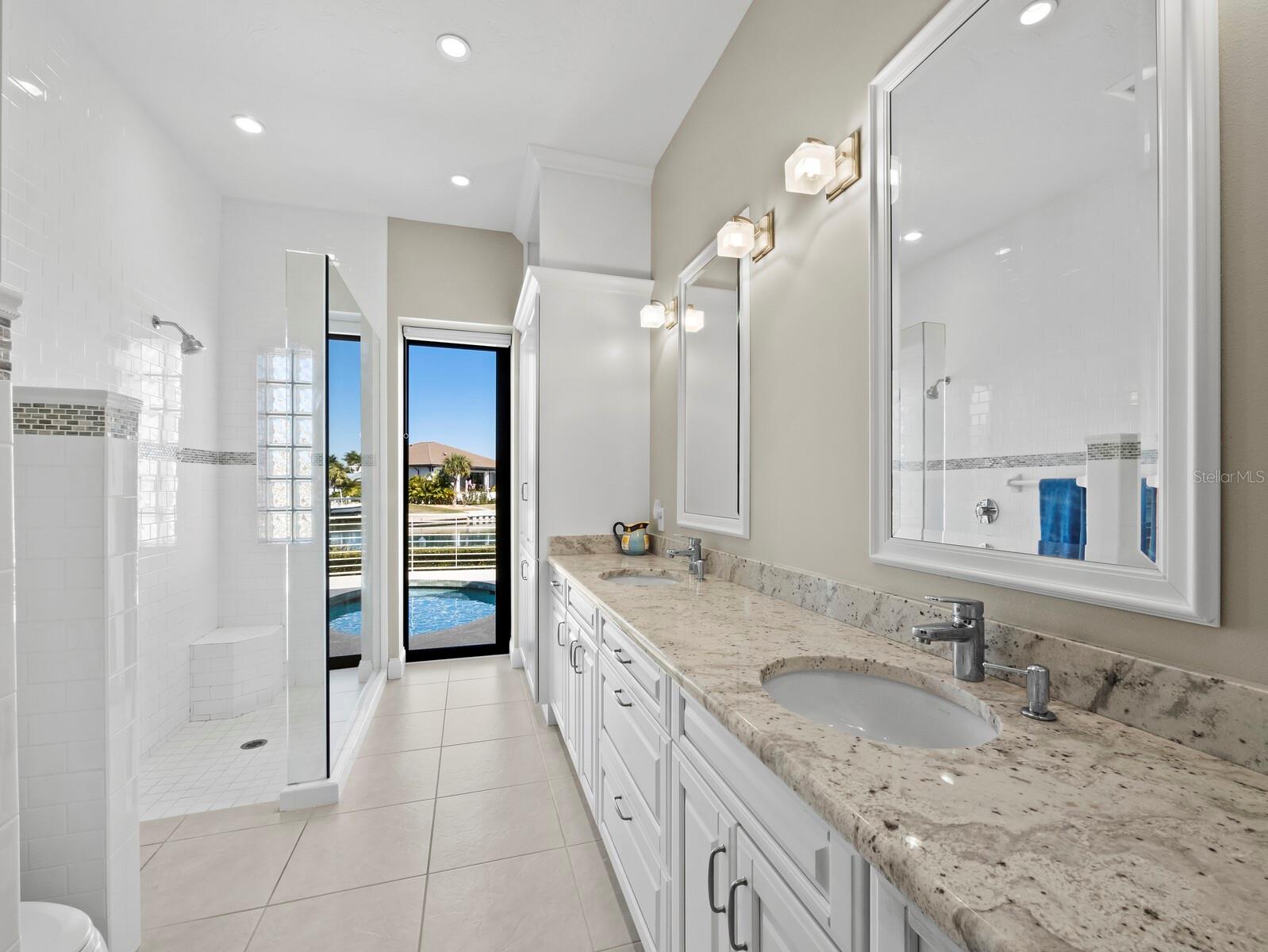 Image 29 of 46 For 5970 Emerald Harbor Drive