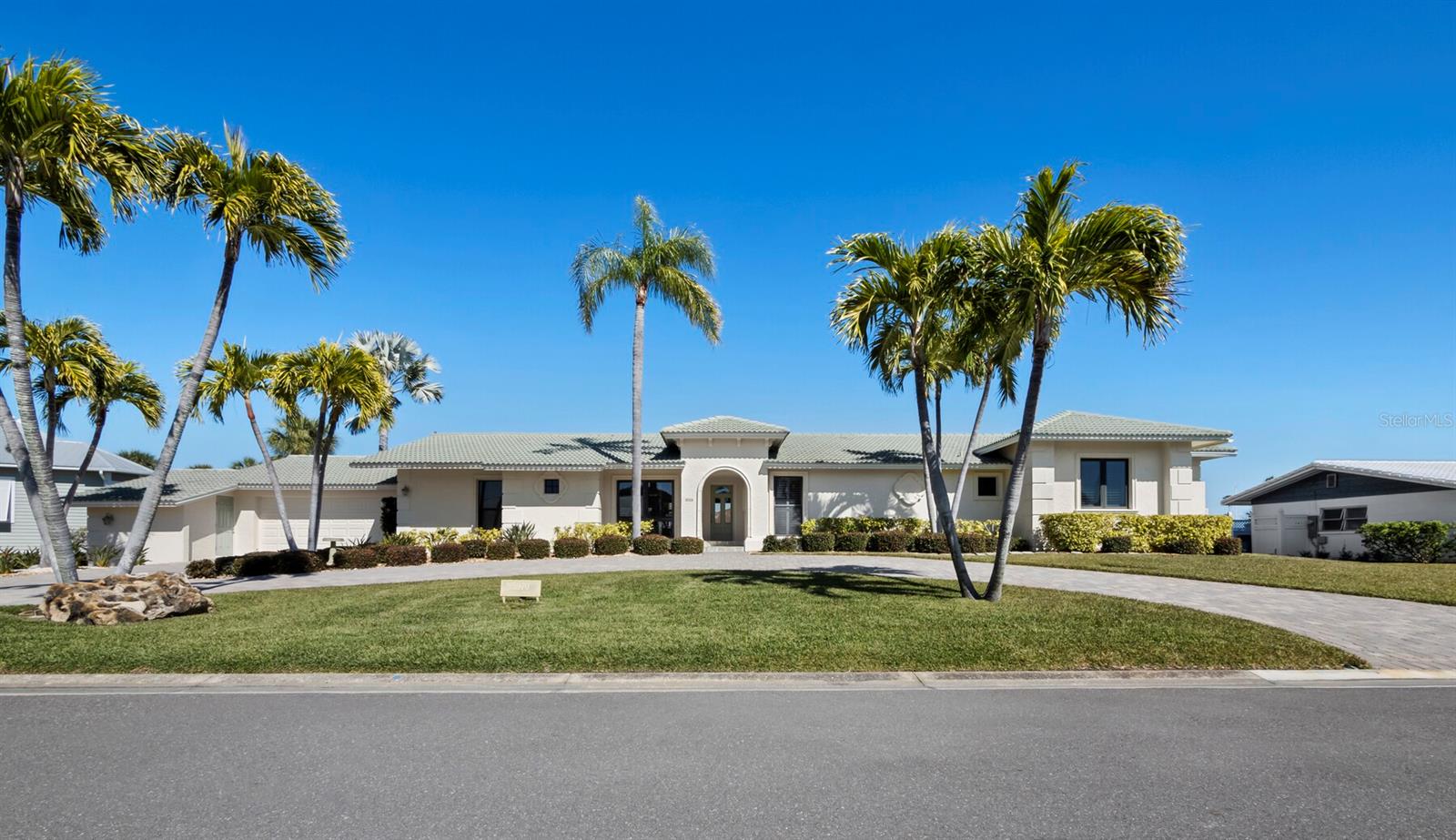 Image 44 of 46 For 5970 Emerald Harbor Drive