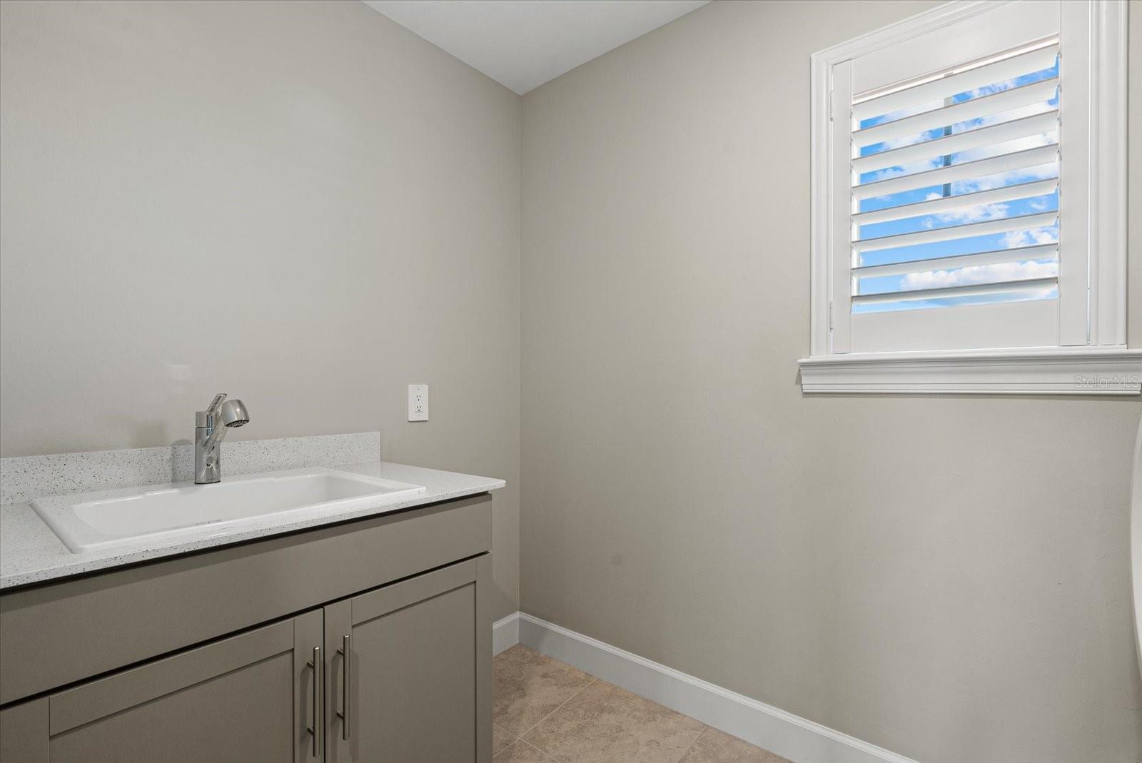 Image 22 of 52 For 5925 Bluestar Court