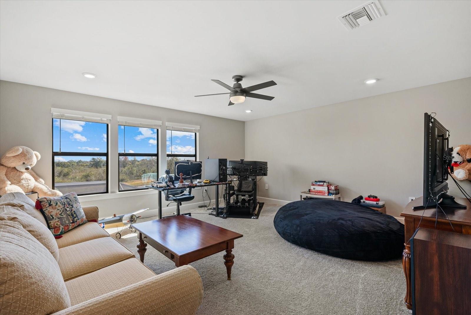 Image 26 of 52 For 5925 Bluestar Court