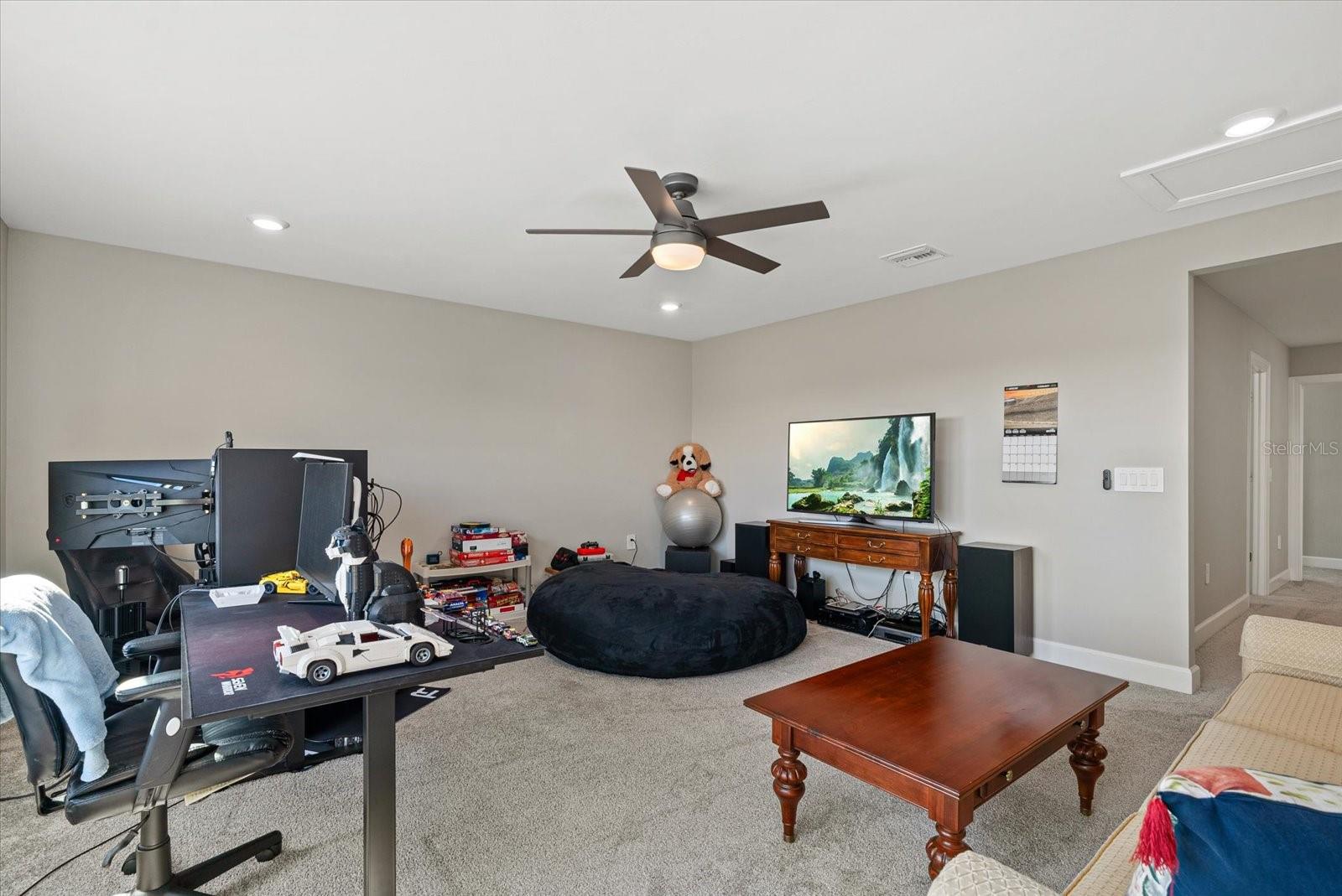 Image 27 of 52 For 5925 Bluestar Court