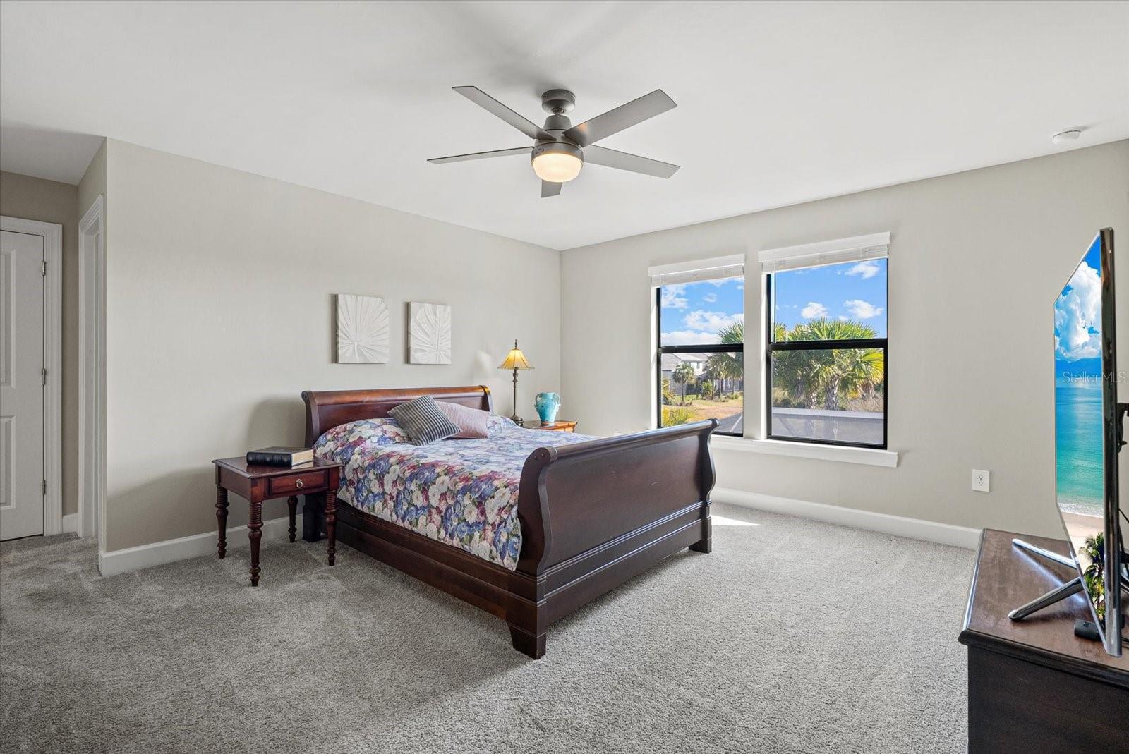 Image 28 of 52 For 5925 Bluestar Court