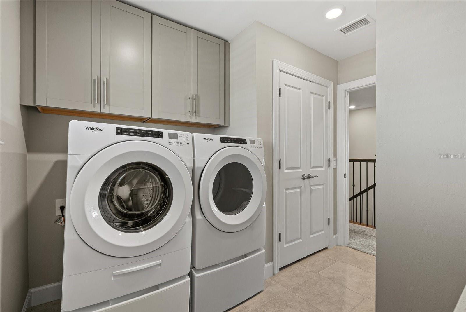 Image 33 of 52 For 5925 Bluestar Court