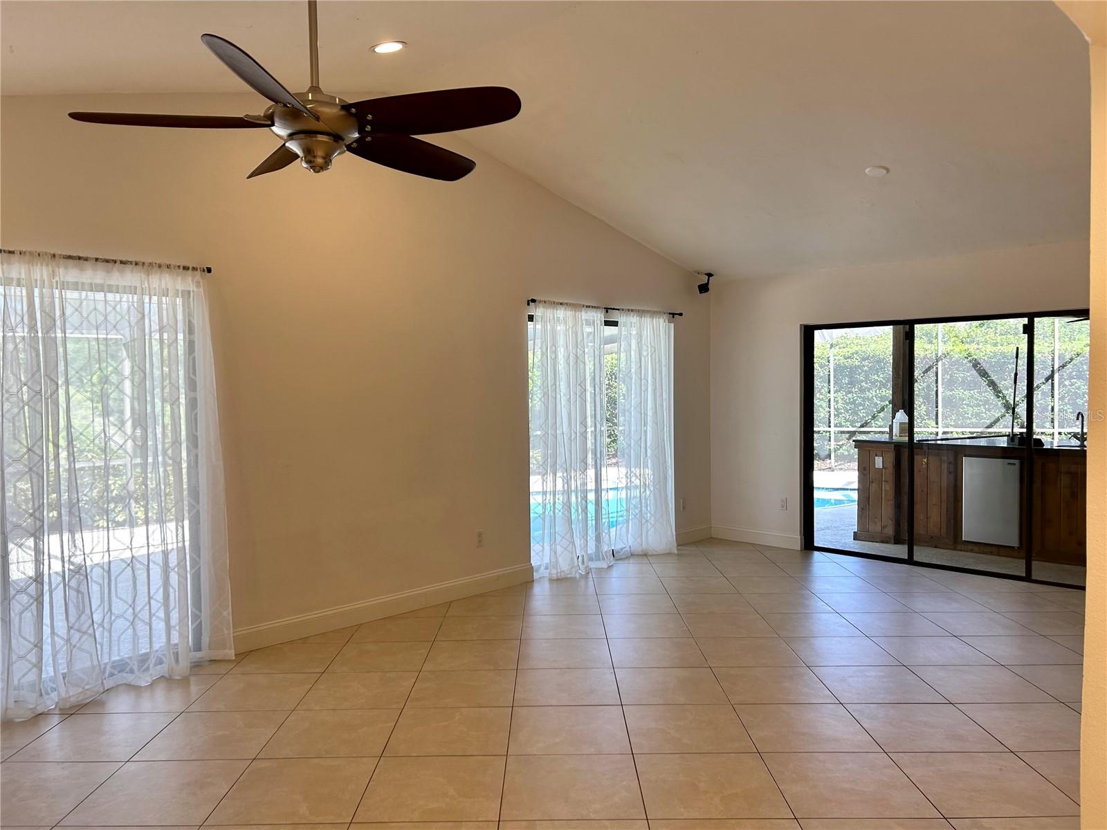 Image 15 of 39 For 4790 Hawkshead Park