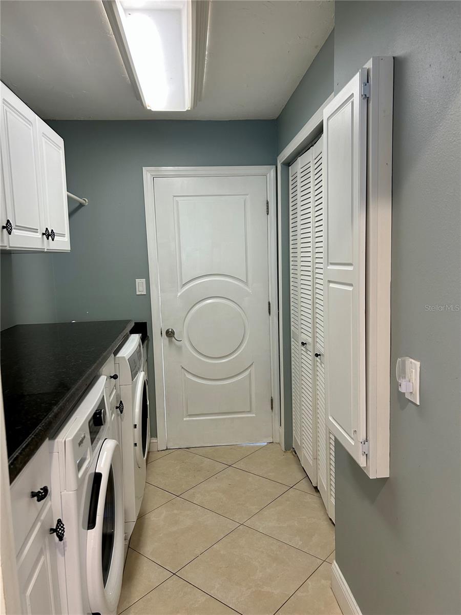 Image 37 of 39 For 4790 Hawkshead Park