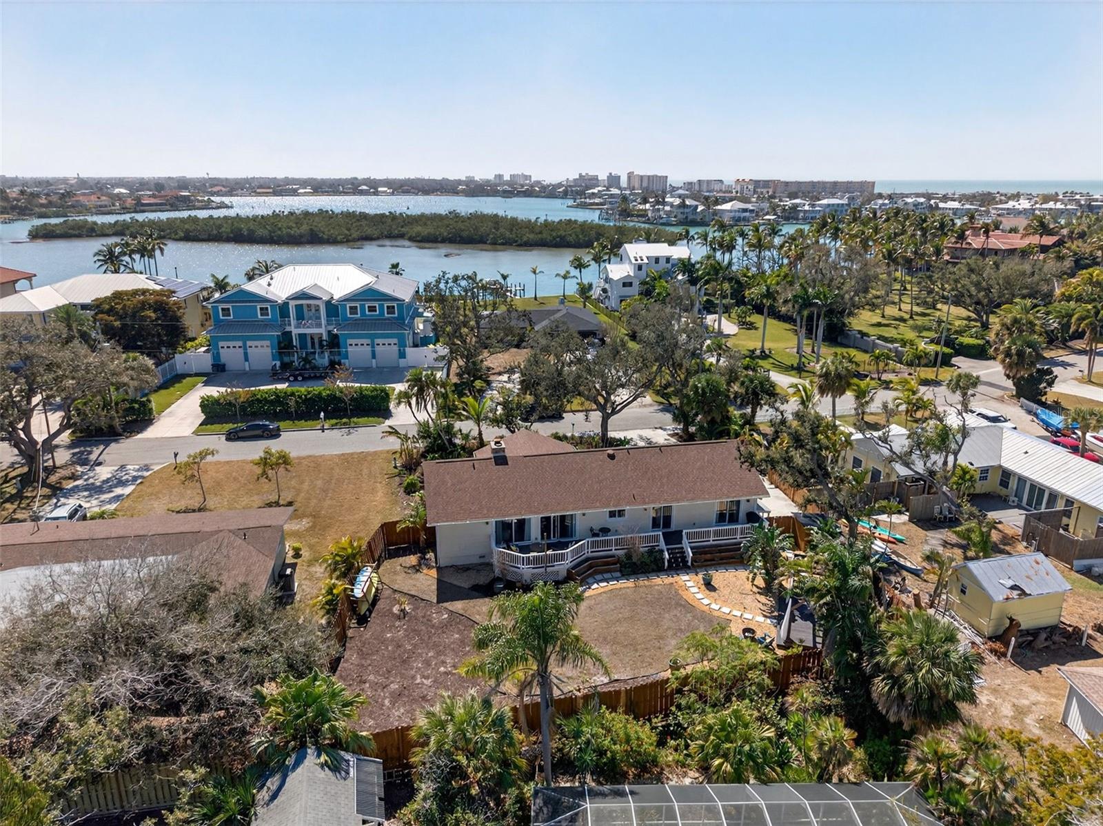 Image 11 of 64 For 504 Bayview Parkway