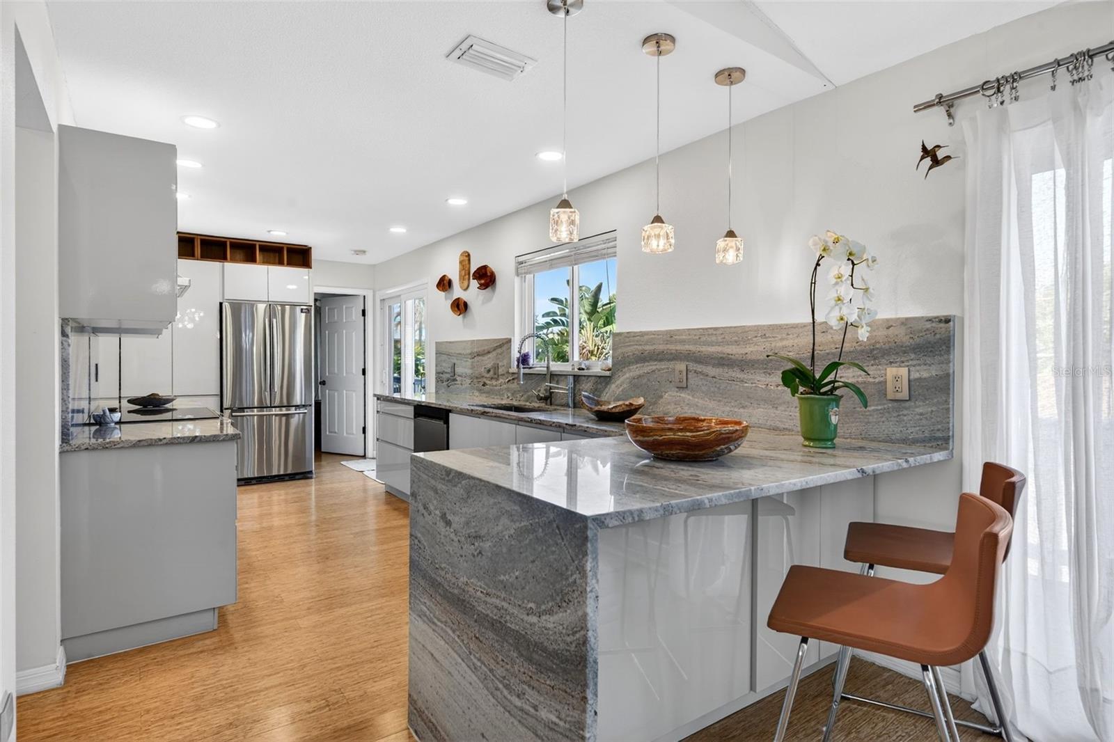 Image 24 of 64 For 504 Bayview Parkway