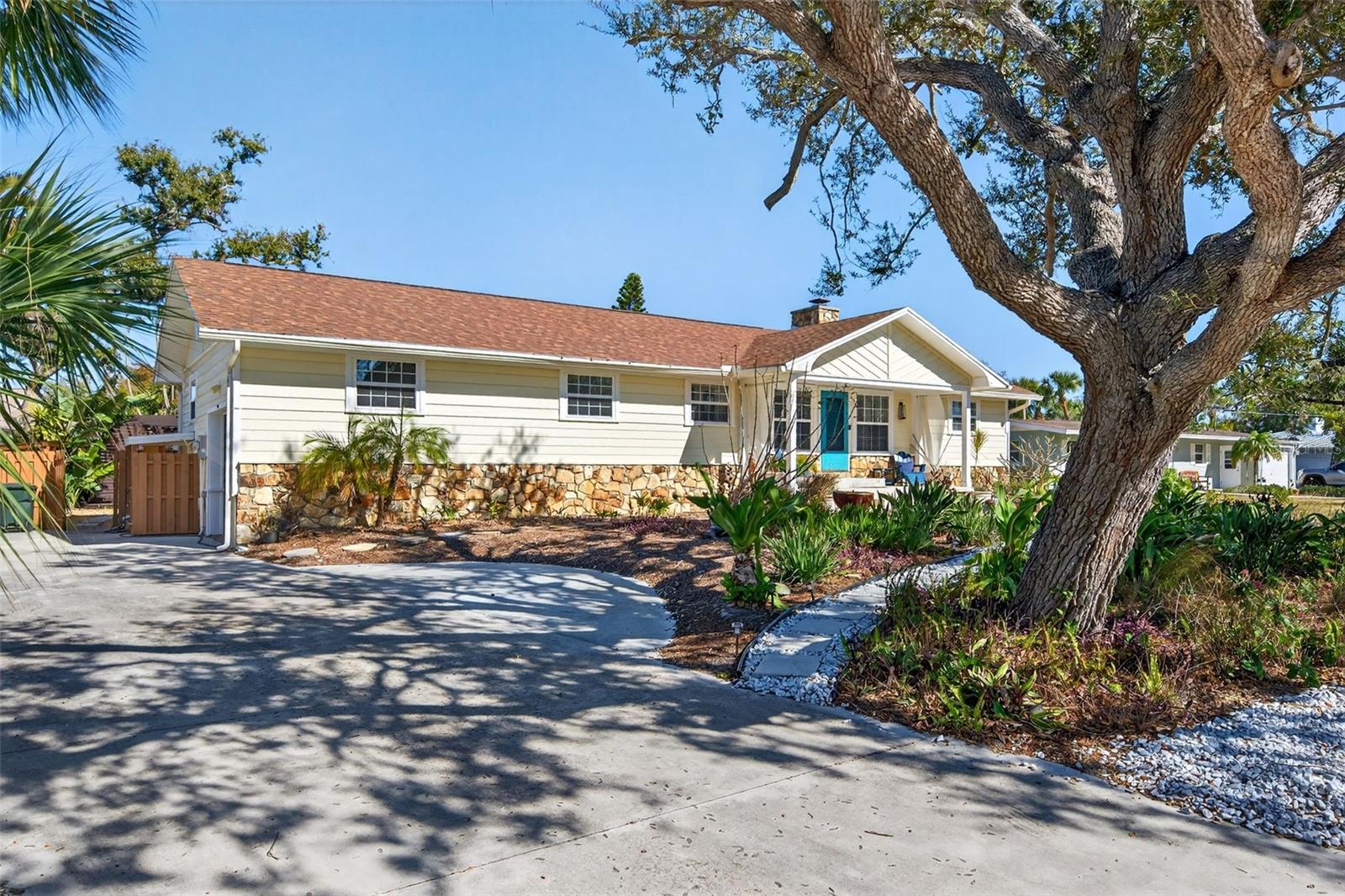 Image 3 of 64 For 504 Bayview Parkway