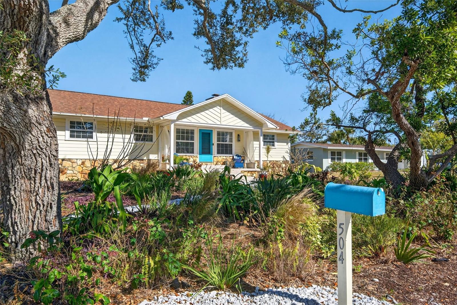 Image 4 of 64 For 504 Bayview Parkway