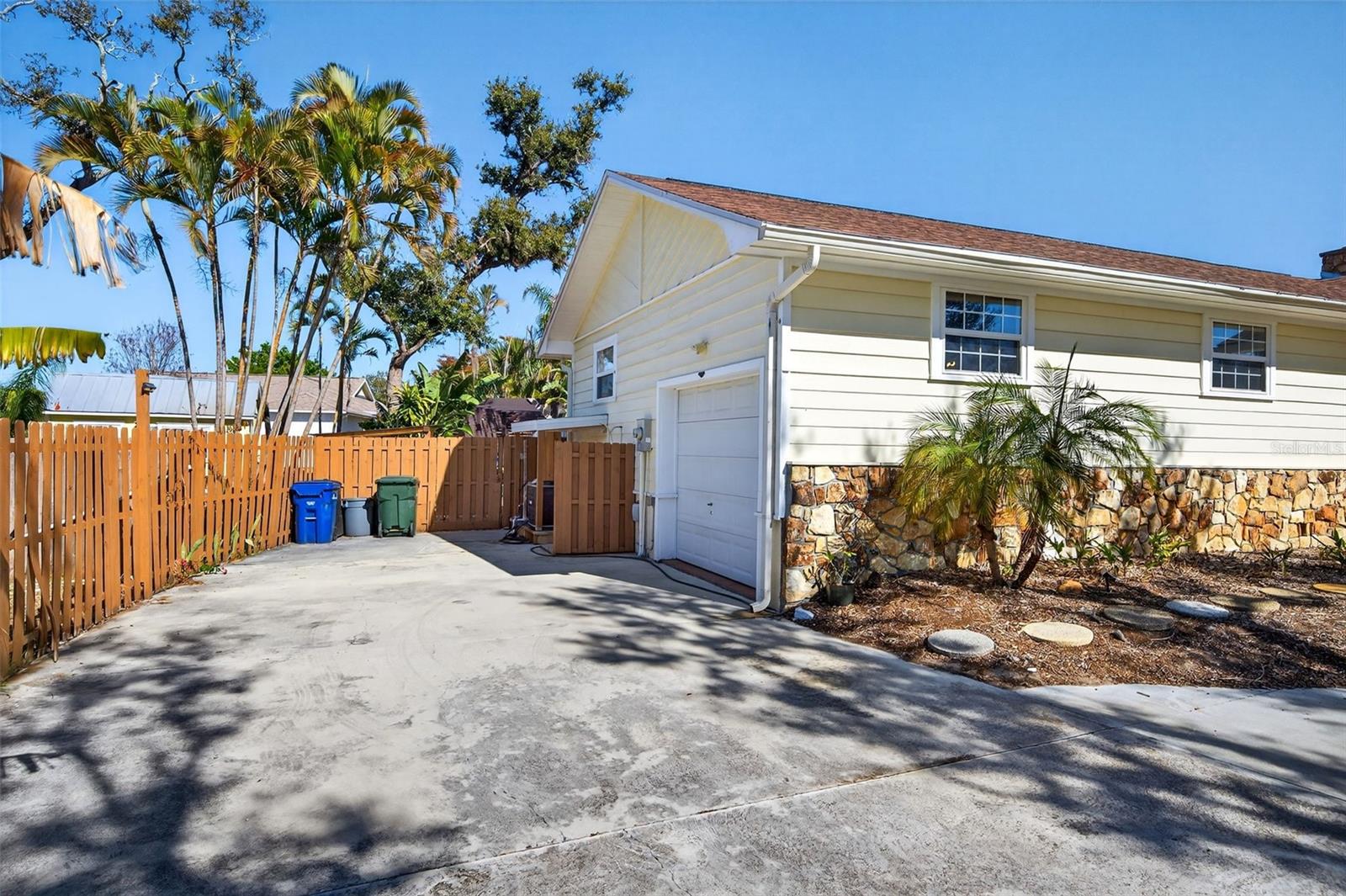 Image 56 of 64 For 504 Bayview Parkway