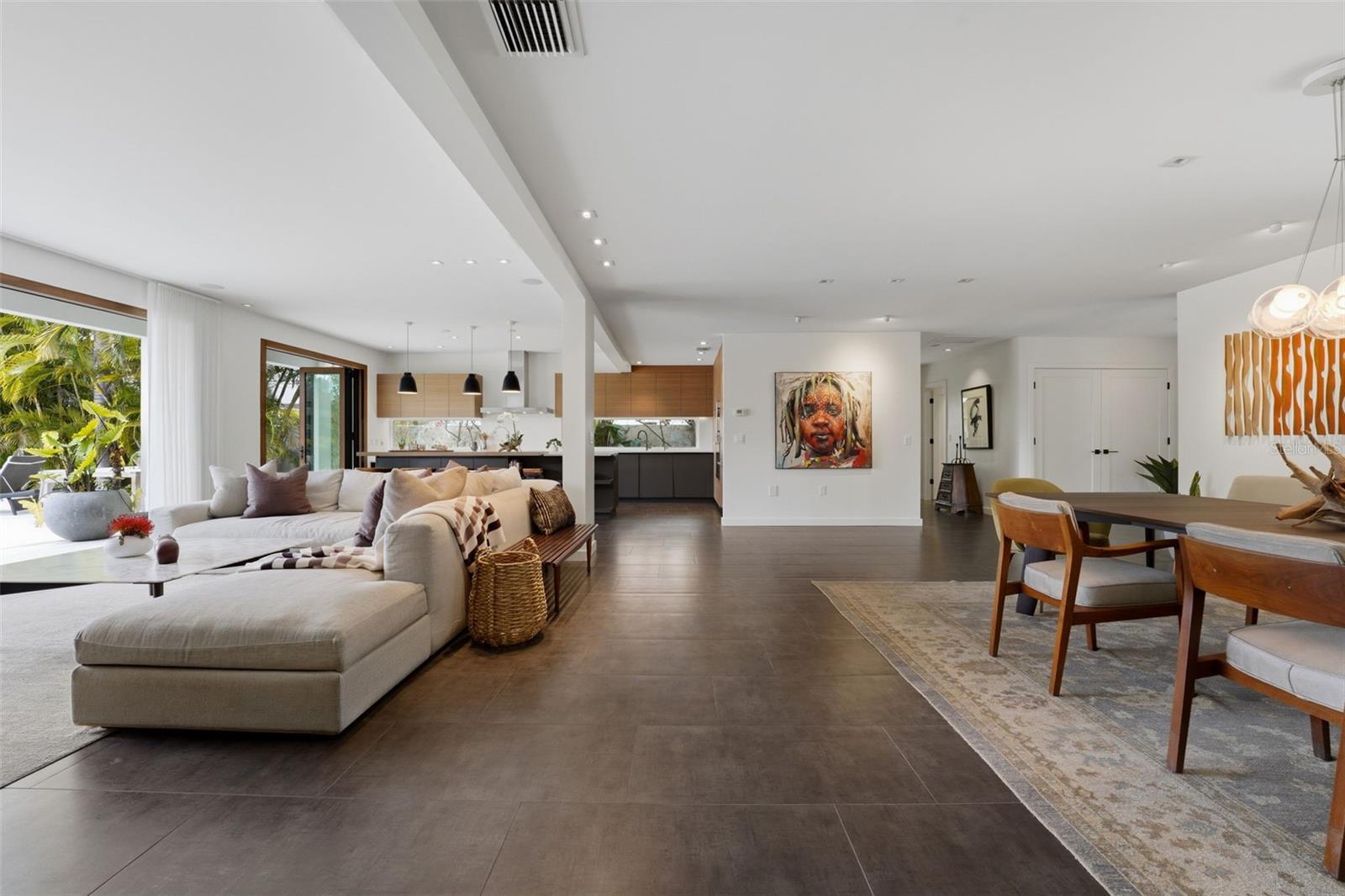 Image 11 of 97 For 541 Washington Drive