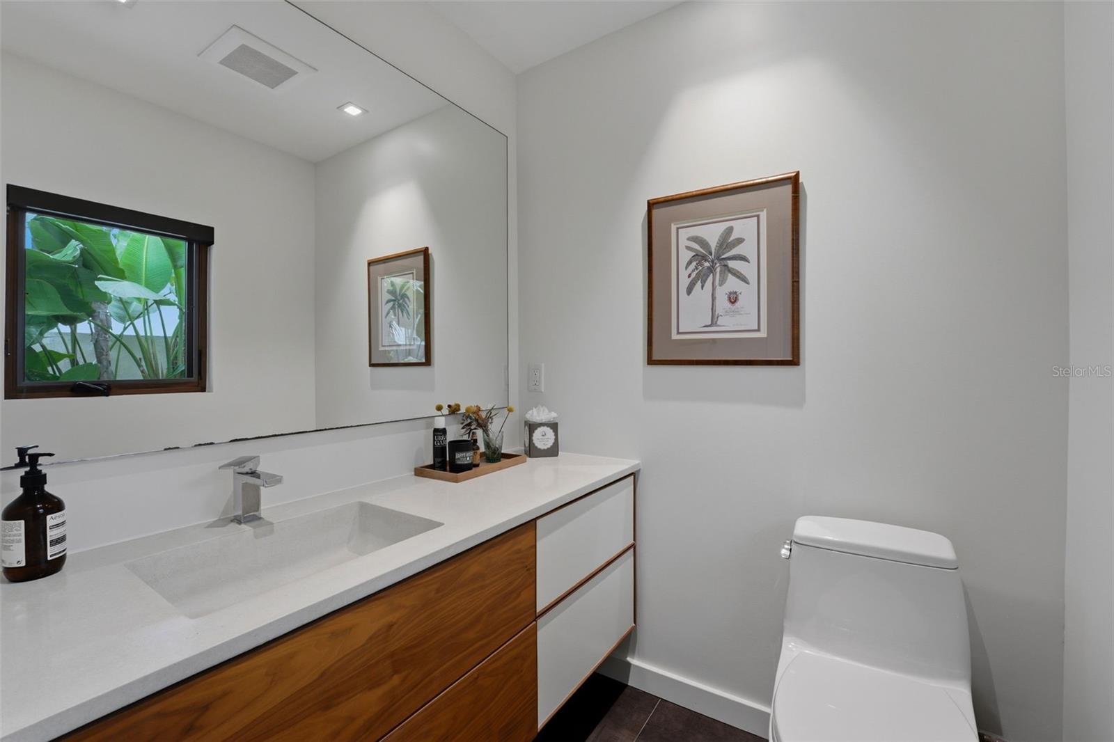 Image 33 of 97 For 541 Washington Drive