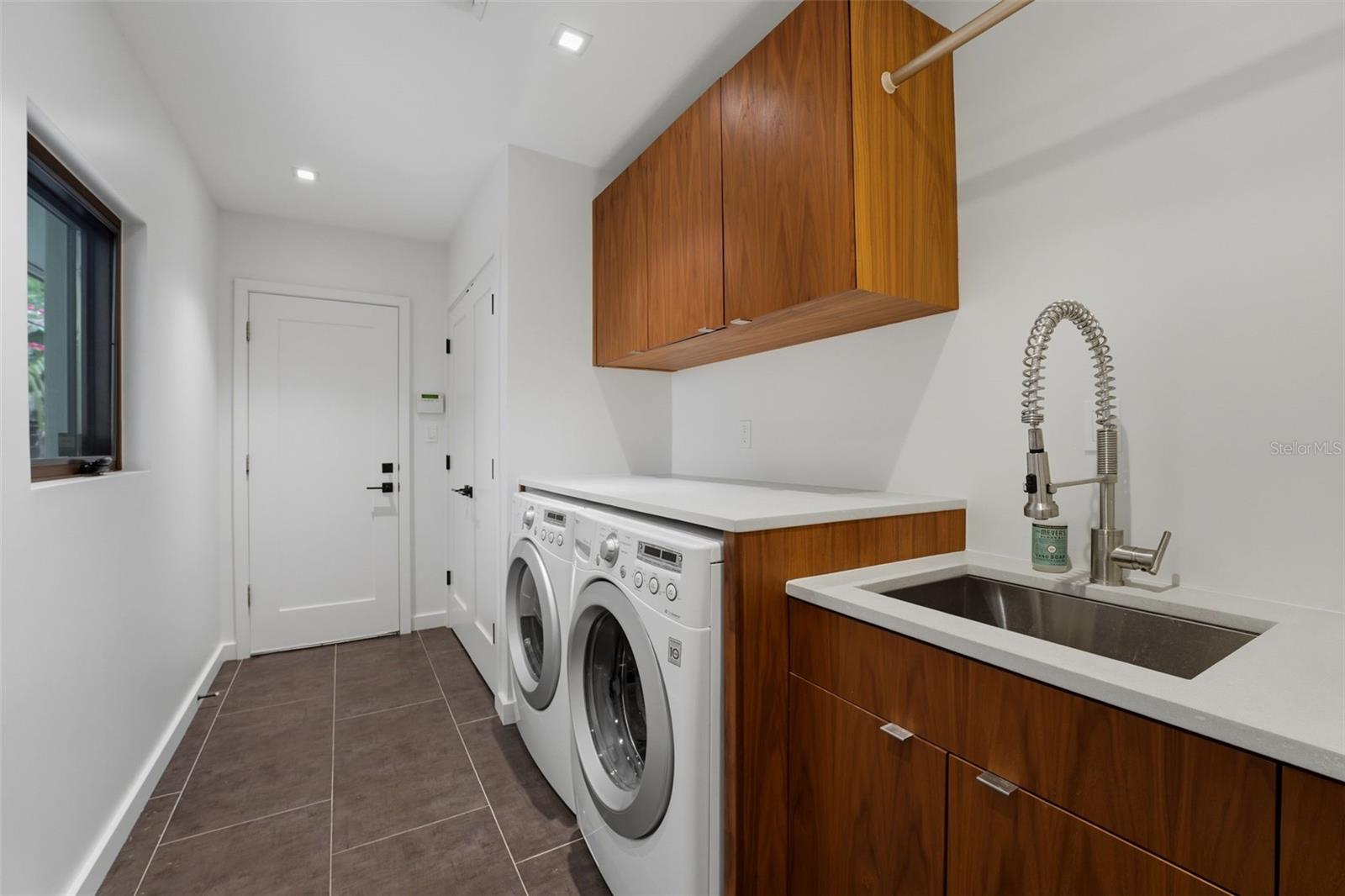 Image 34 of 97 For 541 Washington Drive