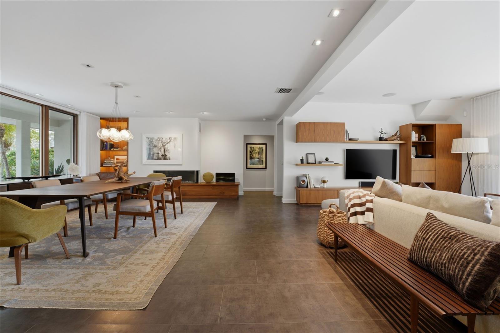 Image 4 of 97 For 541 Washington Drive