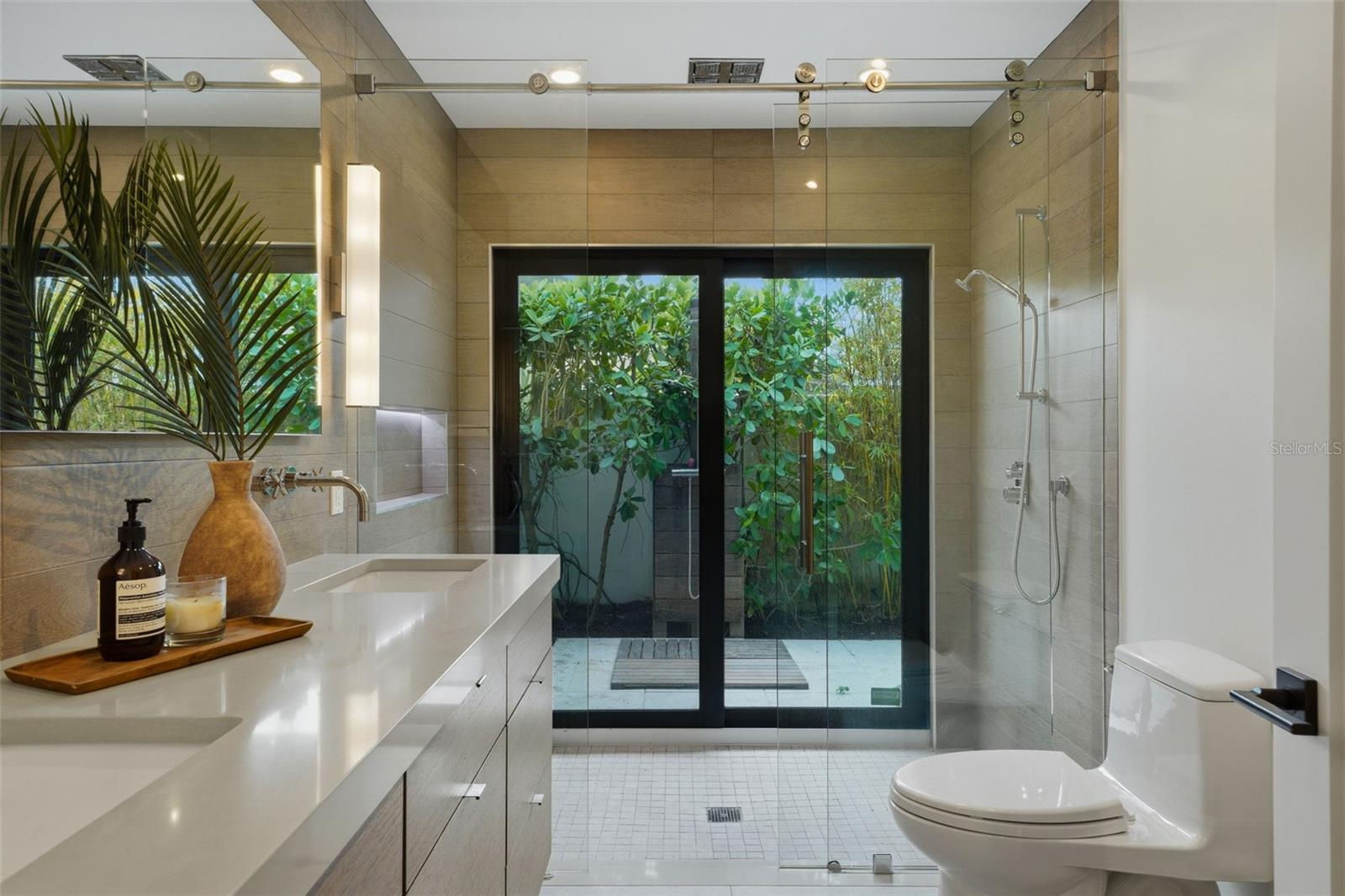 Image 45 of 97 For 541 Washington Drive