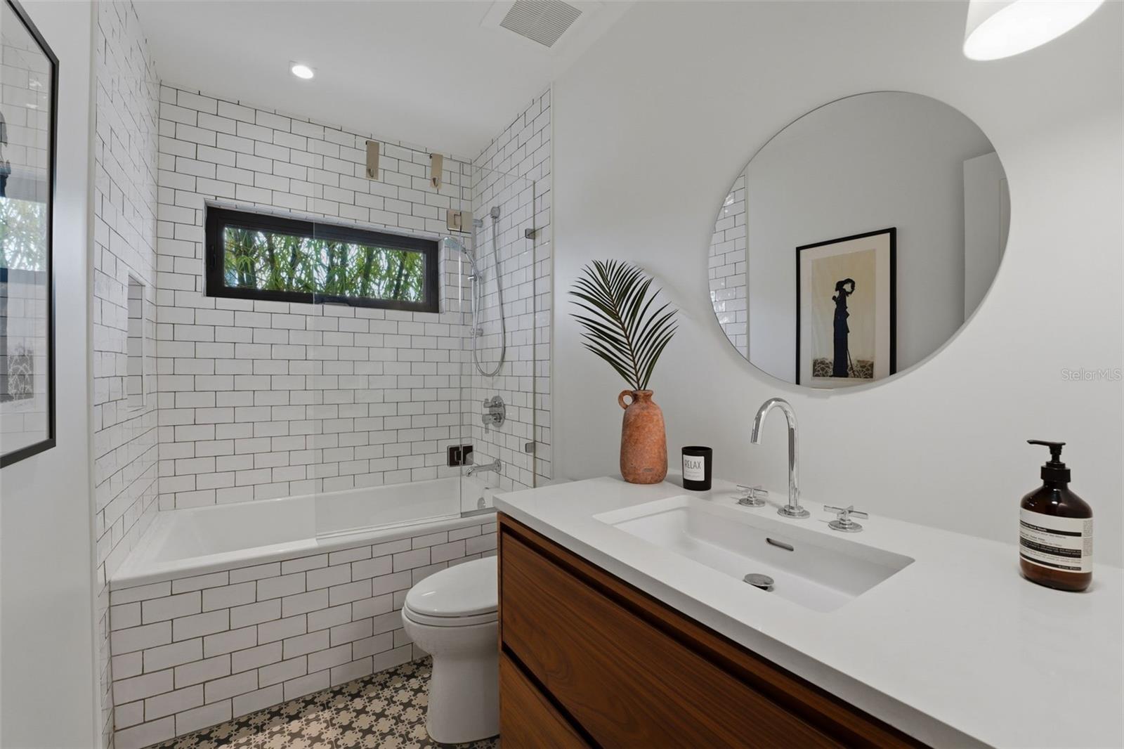 Image 51 of 97 For 541 Washington Drive