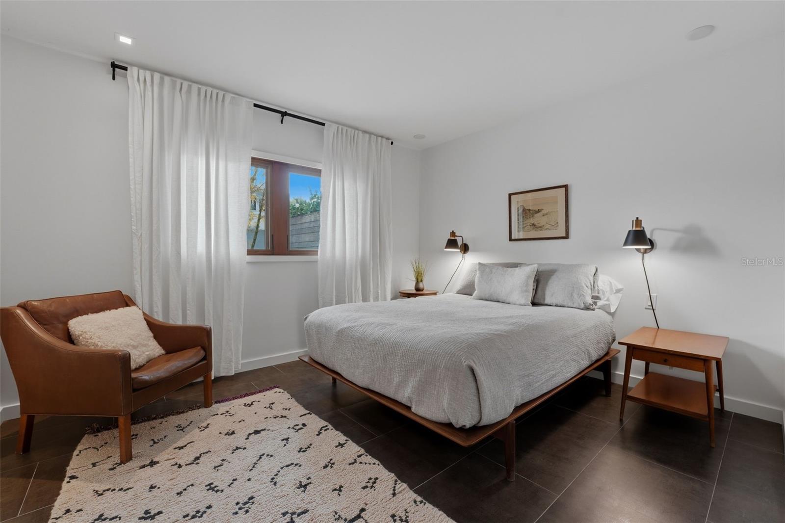 Image 53 of 97 For 541 Washington Drive