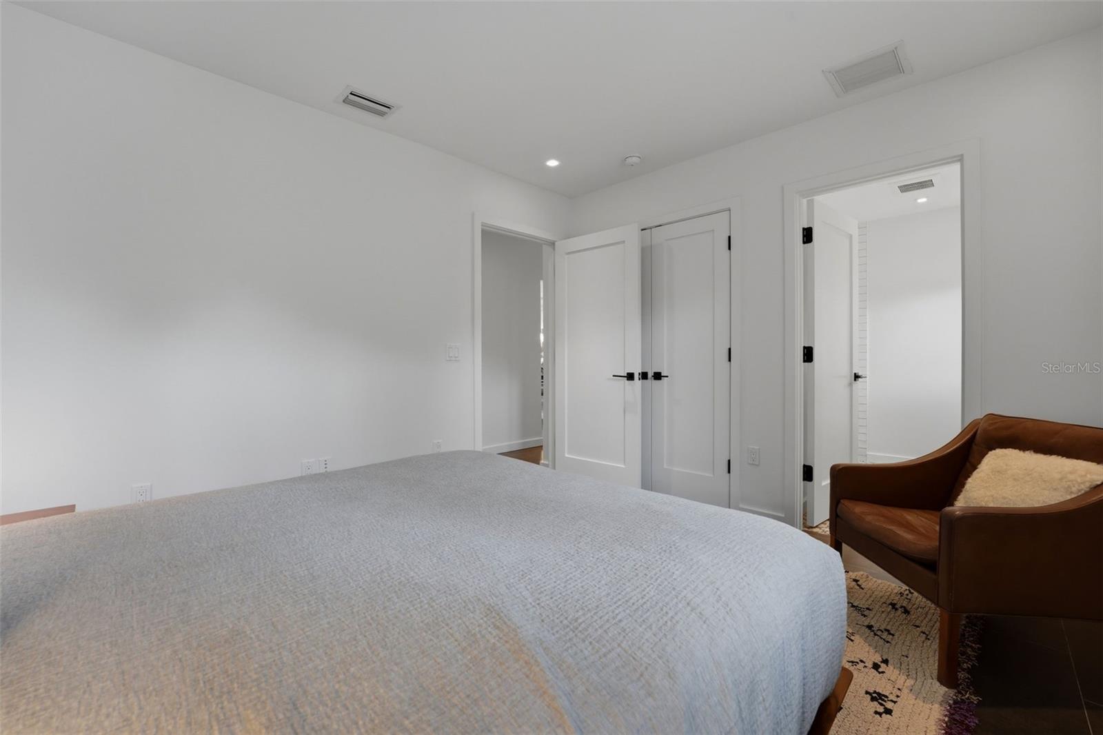 Image 55 of 97 For 541 Washington Drive