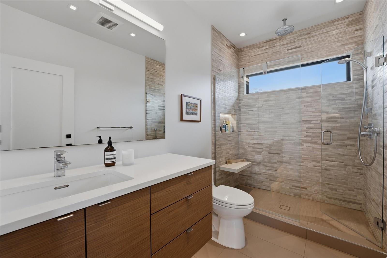 Image 61 of 97 For 541 Washington Drive