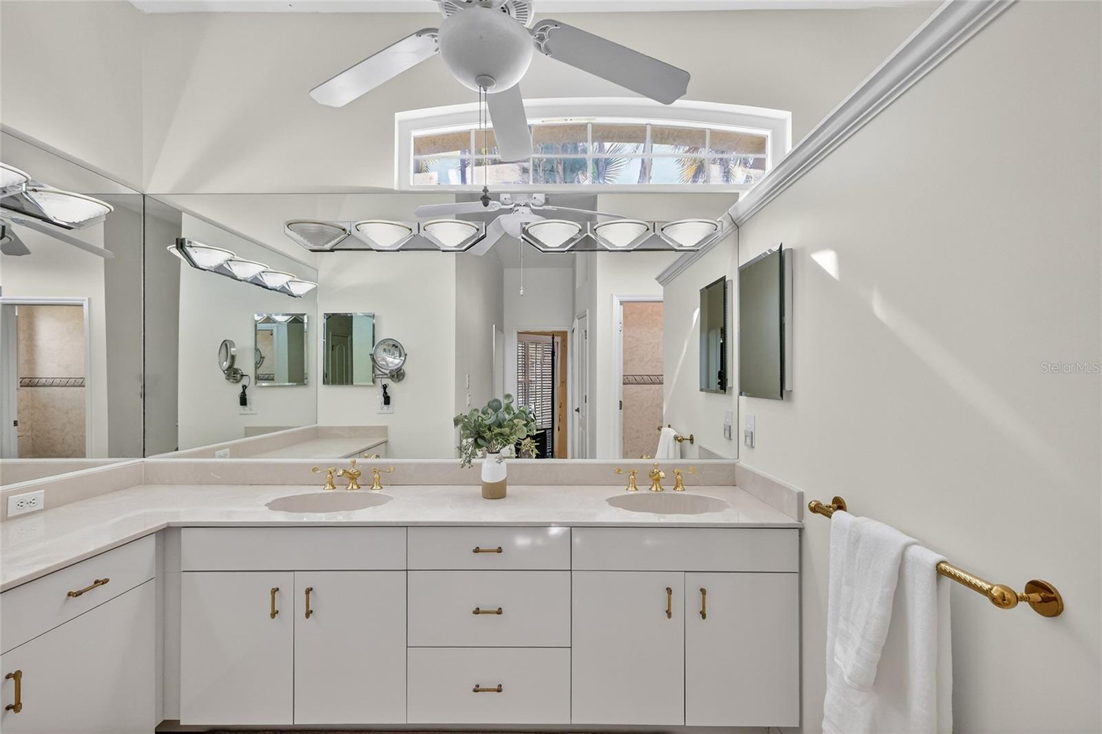 Image 25 of 69 For 11908 Oak Ridge Drive