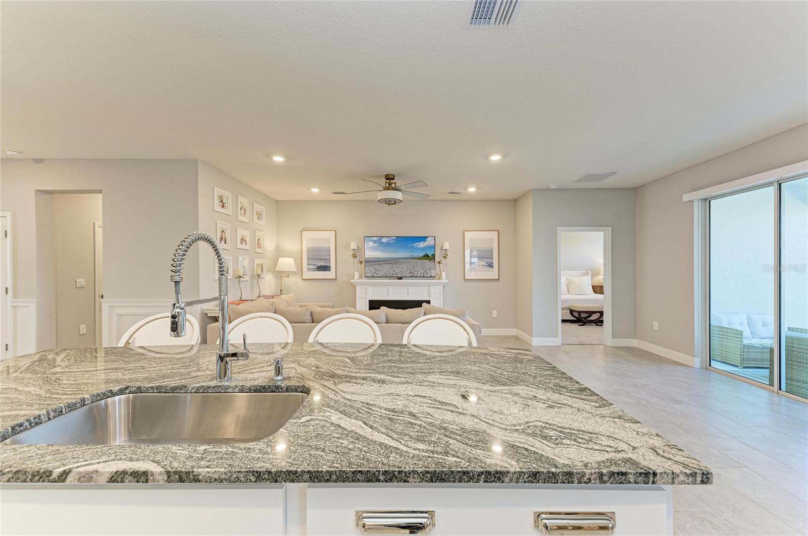 Image 18 of 65 For 17719 Cantarina Cove