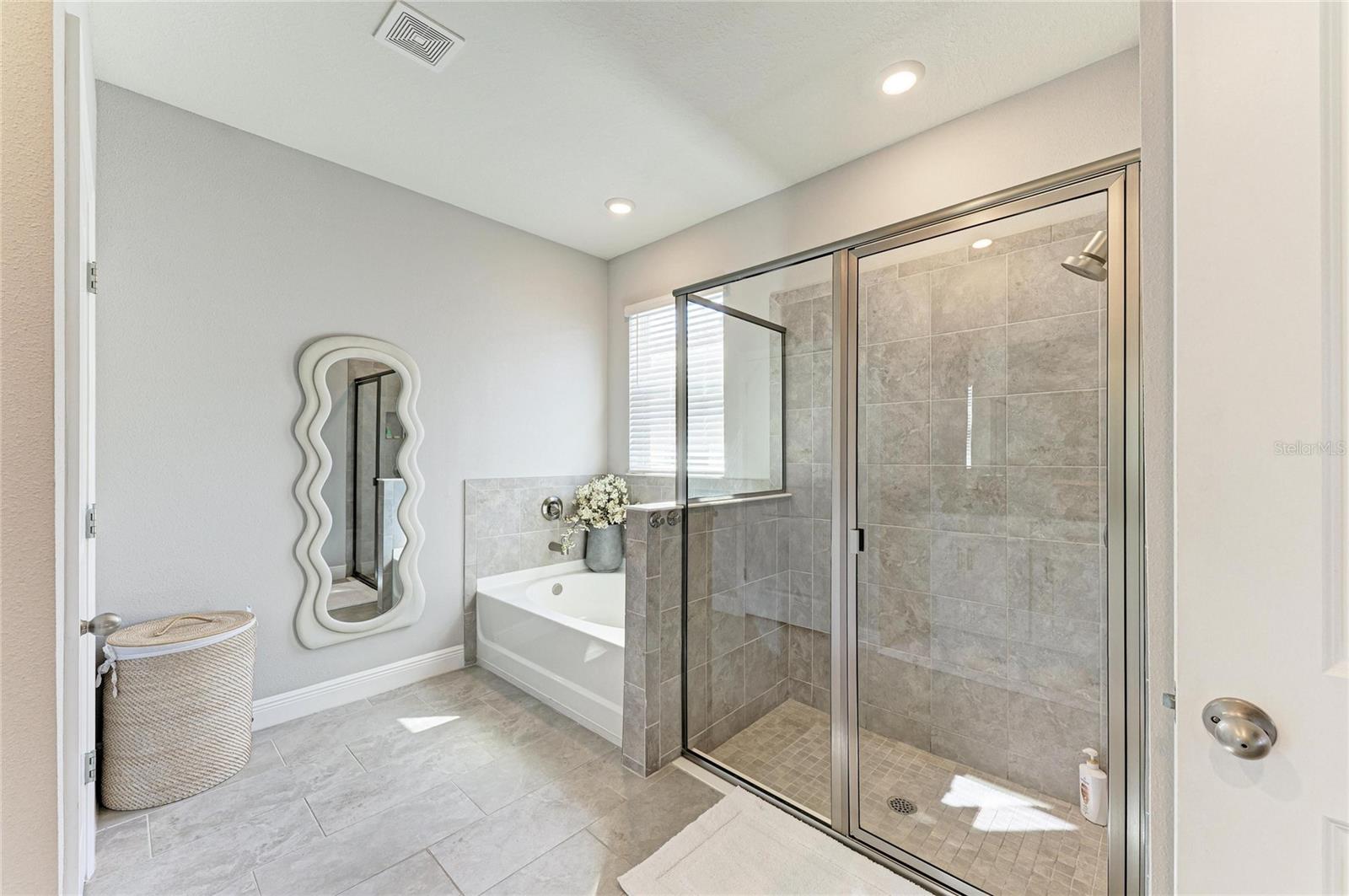 Image 29 of 65 For 17719 Cantarina Cove