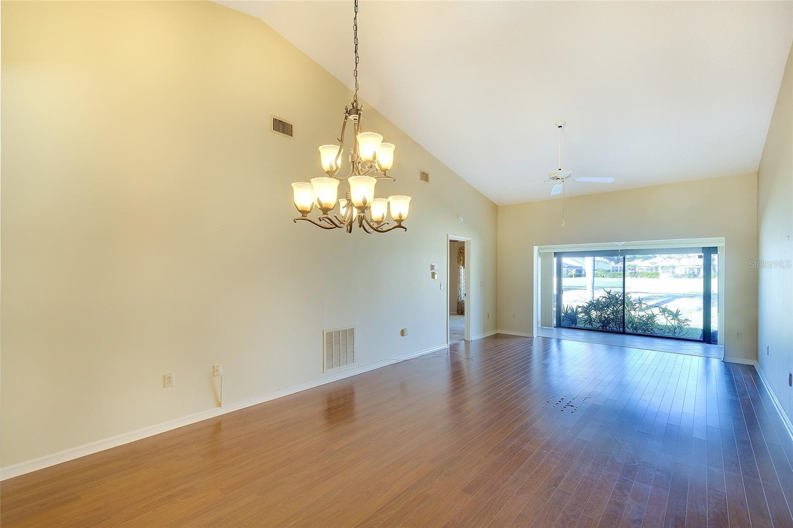 Image 7 of 23 For 6291 Timber Lake Drive I4