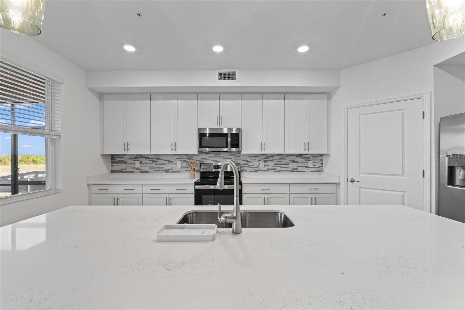 Image 10 of 66 For 17585 Boracay Court 2-102