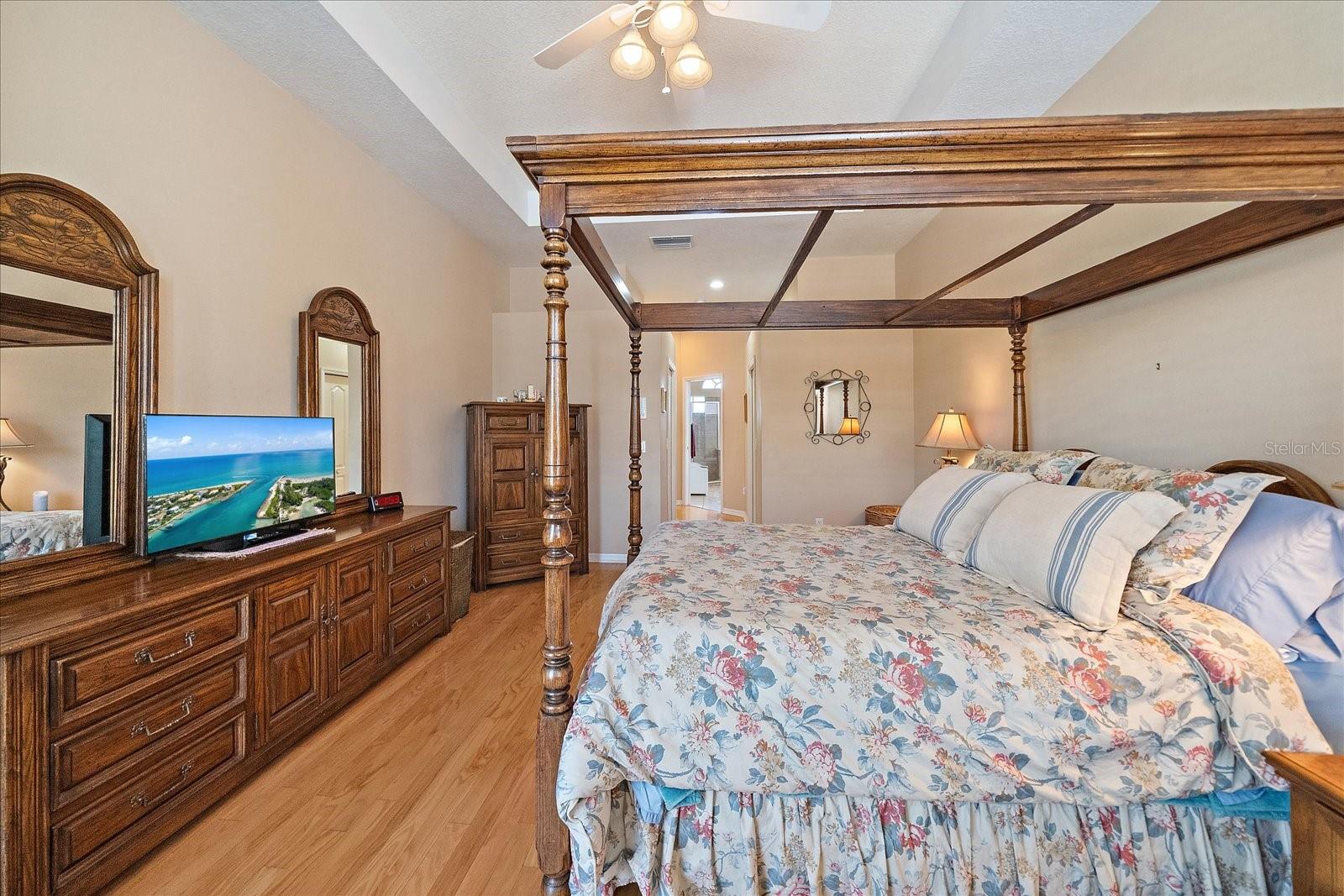 Image 25 of 45 For 659 Rivendell Boulevard