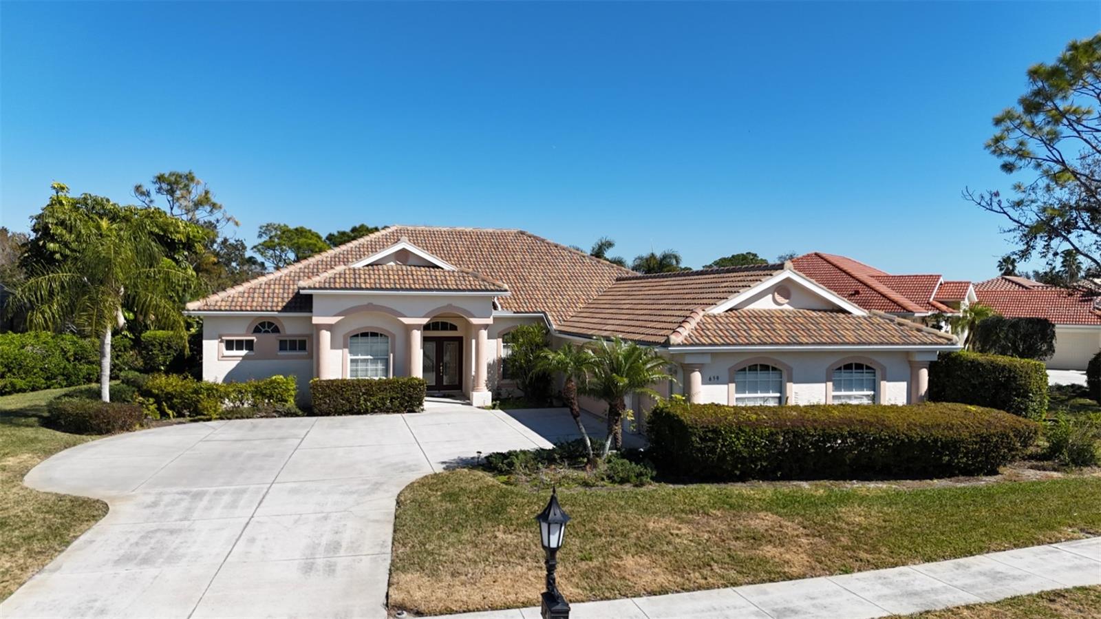 Image 3 of 45 For 659 Rivendell Boulevard