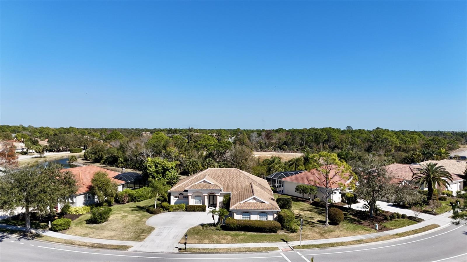 Image 4 of 45 For 659 Rivendell Boulevard